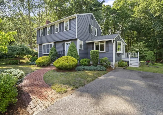 1st image of 8 Joanne Dr, Hanson, MA 02341 | MLS# 73542263