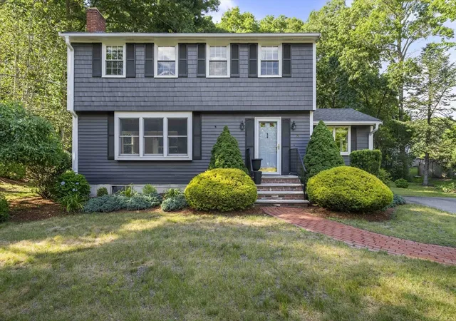 2nd image of 8 Joanne Dr, Hanson, MA 02341 | MLS# 73542263