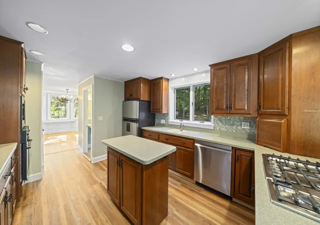 5th image of 8 Joanne Dr, Hanson, MA 02341 | MLS# 73542263