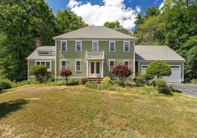 2nd image of 31 Osprey Ln, Hanover, MA 02339 | MLS# 73537563