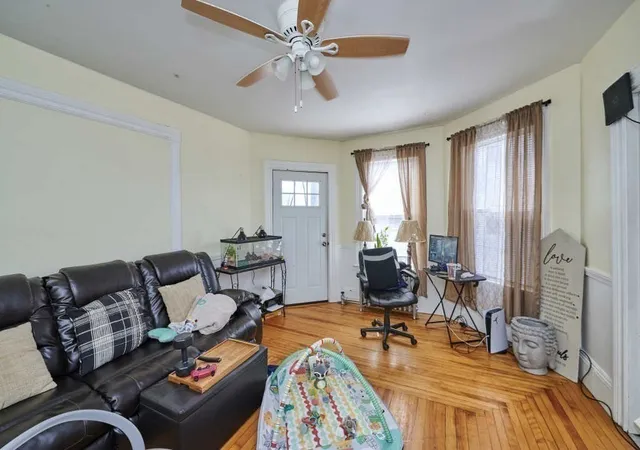 5th image of 44 A&B Park St, Lynn, MA 01905 | MLS# 73542427