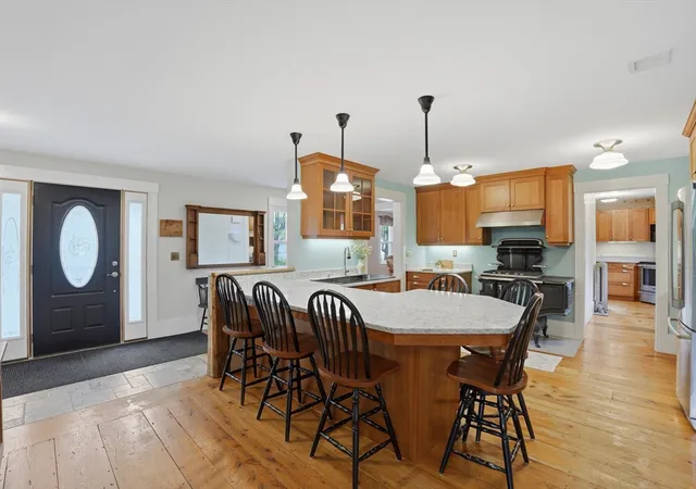 Homes for sale in Hubbardston, MA | 26 Main St, Hubbardston, MA 01452 | MLS# 73519054
