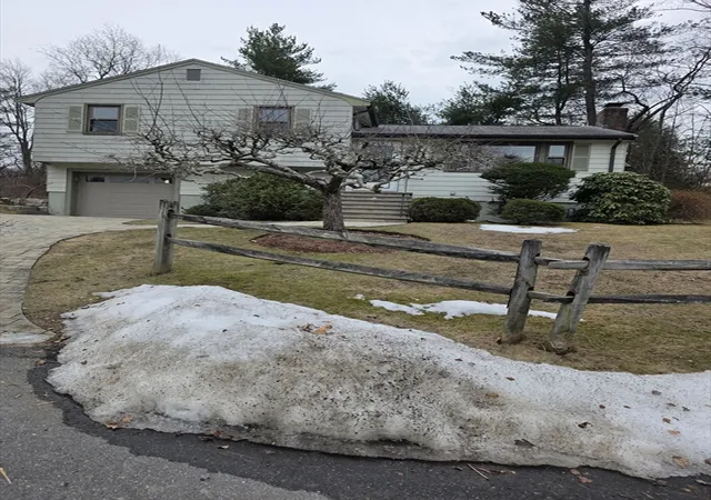 Homes for sale in Burlington, MA | 17 Maud Graham Circle, Burlington, MA 01803 | MLS# 73489806