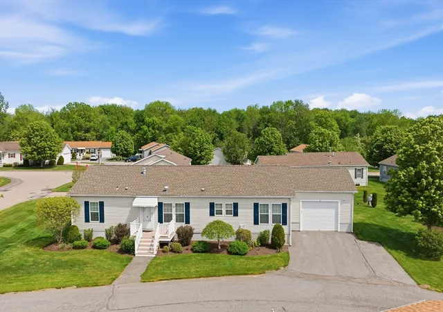 3rd image of 4 Fairway Dr, Brockton, MA 02301 | MLS# 73523102