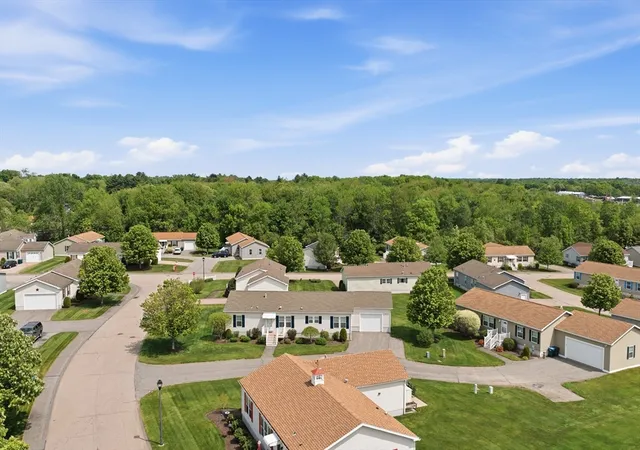 4th image of 4 Fairway Dr, Brockton, MA 02301 | MLS# 73523102