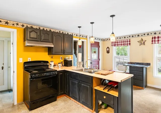 5th image of 67 Putnam St, Orange, MA 01364 | MLS# 73417798