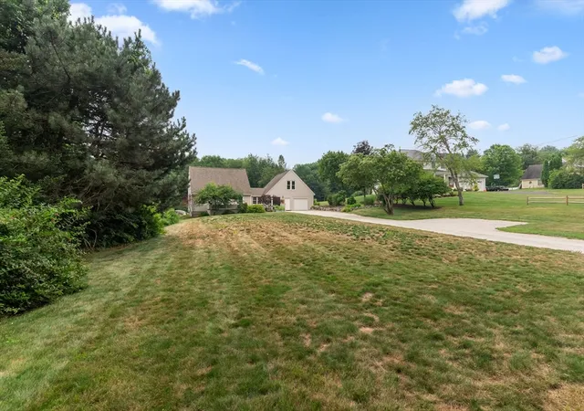 3rd image of 292 Warren Rd, Brimfield, MA 01010 | MLS# 73551206