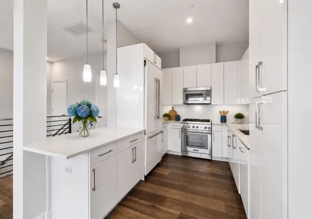 3rd image of 771 Harrison Ave #PH12, Boston, MA 02118 | MLS# 73555758