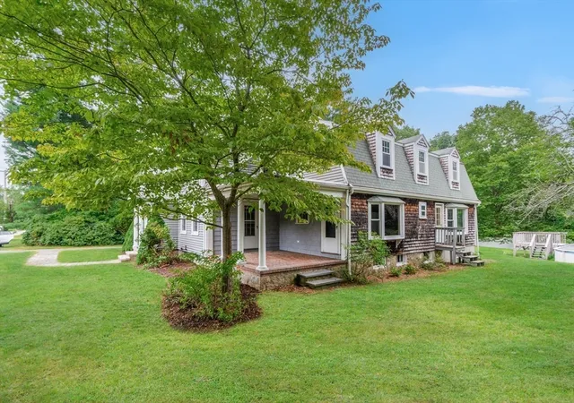 3rd image of 334 High Street, Hanson, MA 02341 | MLS# 73566338