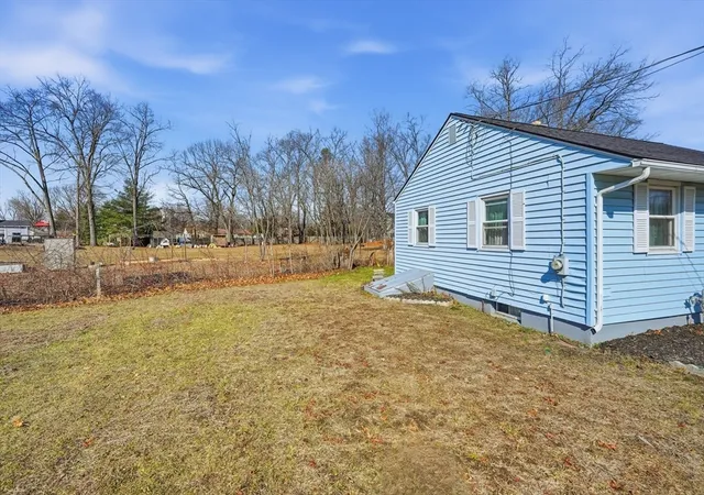 4th image of 14 Dorothy Ave, Chicopee, MA 01020 | MLS# 73489250