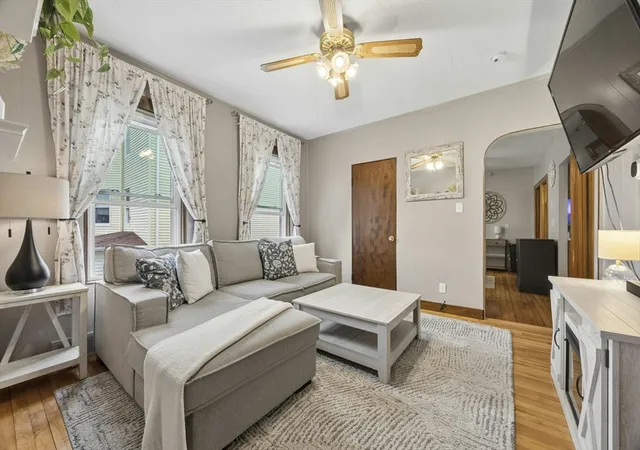 3rd image of 188 Vernon St, Worcester, MA 01607 | MLS# 73549695