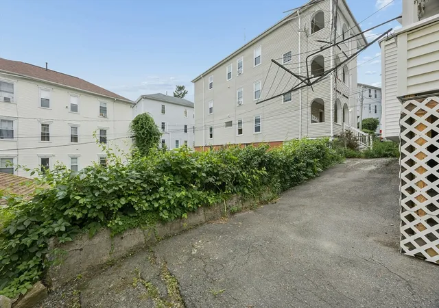 42nd image of 188 Vernon St, Worcester, MA 01607 | MLS# 73549695