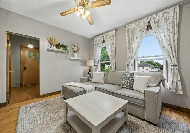 4th image of 188 Vernon St, Worcester, MA 01607 | MLS# 73549695