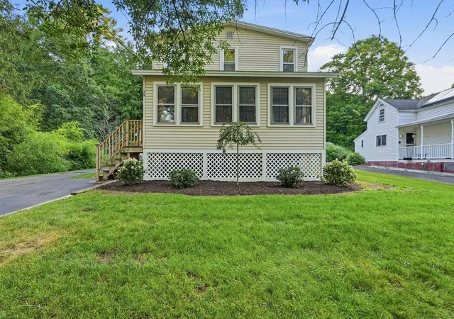 1st image of 39 Water St, Leeds, MA 01053 | MLS# 73557487