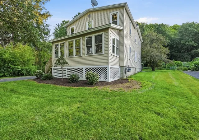3rd image of 39 Water St, Leeds, MA 01053 | MLS# 73557487