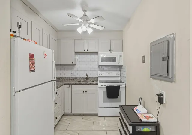 2nd image of 416 Belgrade Ave #25, West Roxbury, MA 02132 | MLS# 73439016