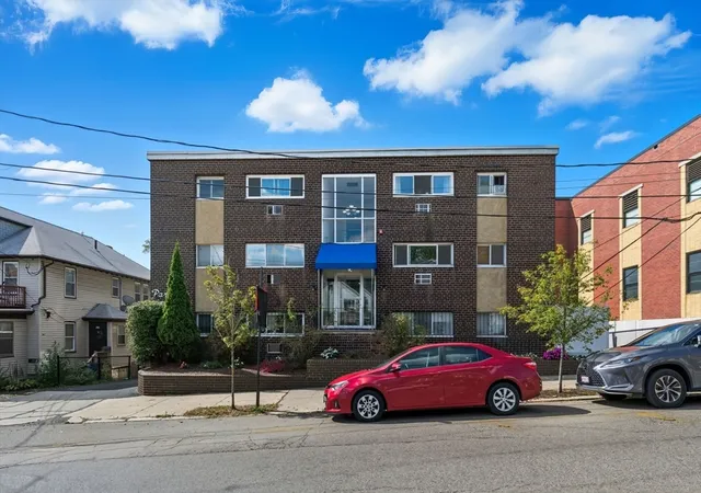 3rd image of Parkway Condominiums, Boston, MA 02132