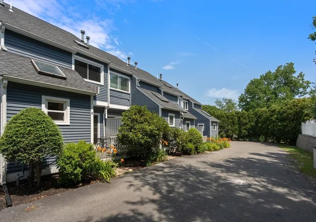 2nd image of 8 Turning Mill Ln, Quincy, MA 02169