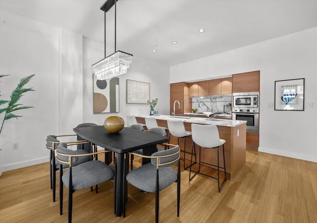 3rd image of 7 Warren, Boston, MA 02116
