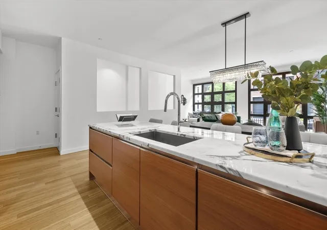 5th image of 7 Warren, Boston, MA 02116