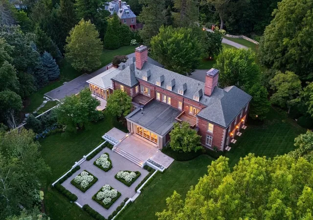 38th image of 1014 Boylston Street, Chestnut Hill, MA 02467 | MLS# 73445544