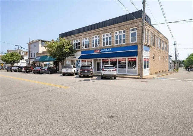 Homes for sale in Rockland, MA | 315 321 Union St, Rockland, MA 02370 | MLS# 73549111