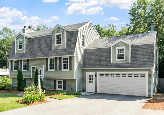 2nd image of 5 Apple Blossom Way, Groveland, MA 01834 | MLS# 73548270