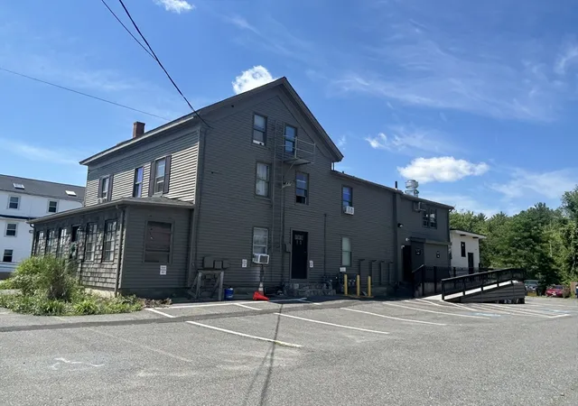 3rd image of 826 Broadway, Raynham, MA 02767 | MLS# 73553668