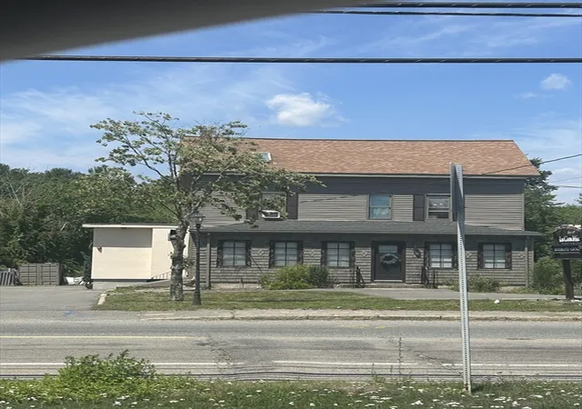4th image of 826 Broadway, Raynham, MA 02767 | MLS# 73553668