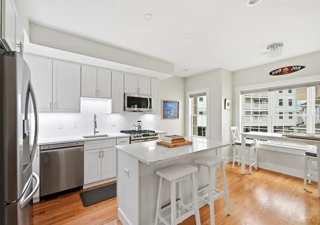 3rd image of 10b Berkley Rd, Hull, MA 02045