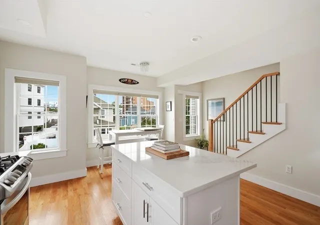5th image of 10b Berkley Rd, Hull, MA 02045