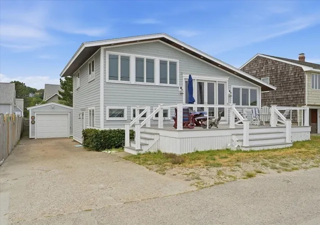 2nd image of 163 Beach Ave, Hull, MA 02045 | MLS# 73553769