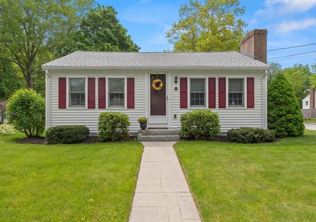 Homes for sale in Hamilton, MA | 18 Knowlton Street, Hamilton, MA 01982 | MLS# 73525190