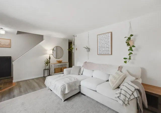 5th image of 111 Manning Street #2, Jefferson, MA 01522 | MLS# 73561506