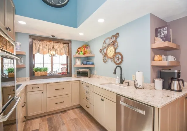 3rd image of 187 Blackstone Street, Mendon, MA 01756 | MLS# 73550568