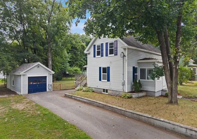 Photo 3 of Single family home for sale at 10 Pine St, Westford, MA 01886 | MLS# 73566031 | Listing updated on 2026-09-17