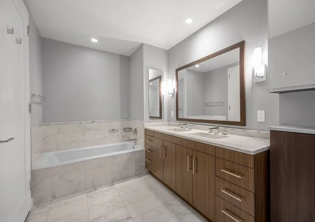 Homes for sale in Boston, MA | 580 Washington St #12E, Boston, MA 02111 | MLS# 73528725