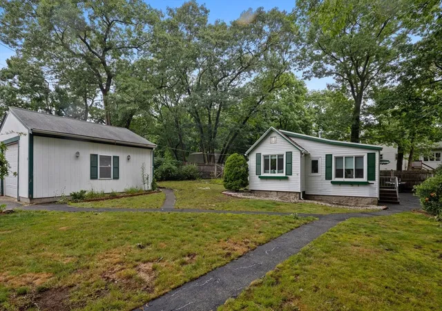 Homes for sale in Medford, MA | 18 Bailey St, Medford, MA 02155 | MLS# 73540952