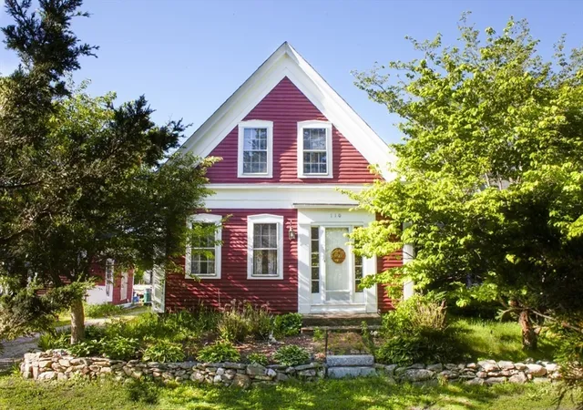 1st image of 110 Center St, Plympton, MA 02367 | MLS# 73533489