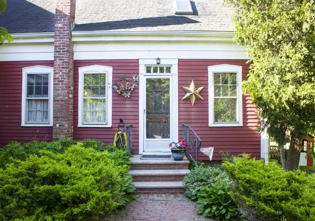 3rd image of 110 Center St, Plympton, MA 02367 | MLS# 73533489
