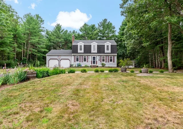 Photo 3 of Sale Pending at 8 Peter Cooper Dr, Wareham, MA 02571 | MLS# 73554018 | Listing updated on 2026-09-01