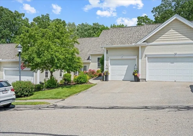 2nd image of 19 Cortland Grove Dr #19, Shrewsbury, MA 01545 | MLS# 73540984
