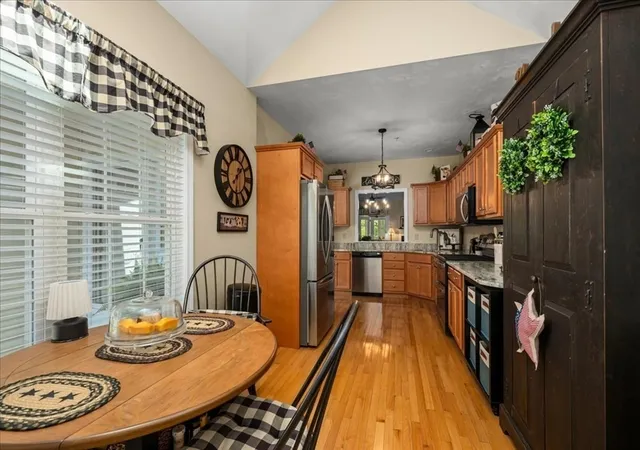 3rd image of 19 Cortland Grove Dr #19, Shrewsbury, MA 01545 | MLS# 73540984