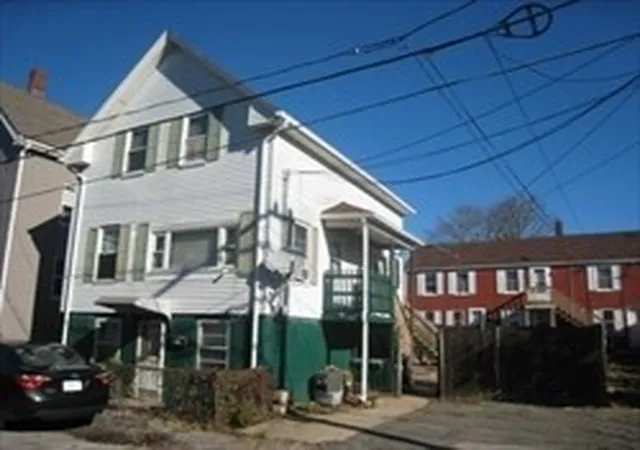 1st image of 113 Pleasant St, Gloucester, MA 01930 | MLS# 73564108
