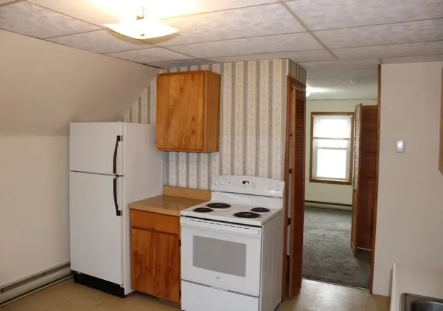 2nd image of 113 Pleasant St, Gloucester, MA 01930 | MLS# 73564108