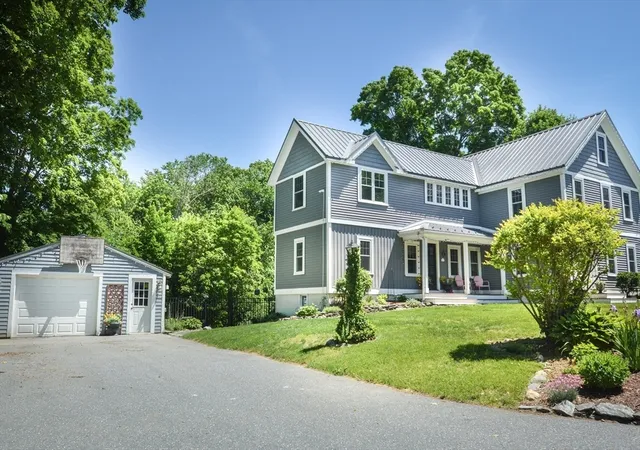 Homes for sale in Clinton, MA | 22 Harris St, Clinton, MA 01510 | MLS# 73534062