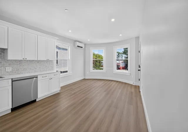 2nd image of 533 Washington Street #4, Boston, MA 02111 | MLS# 73563027