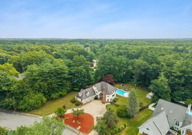 3rd image of 105 Lounsbury Dr, Raynham, MA 02767 | MLS# 73553997