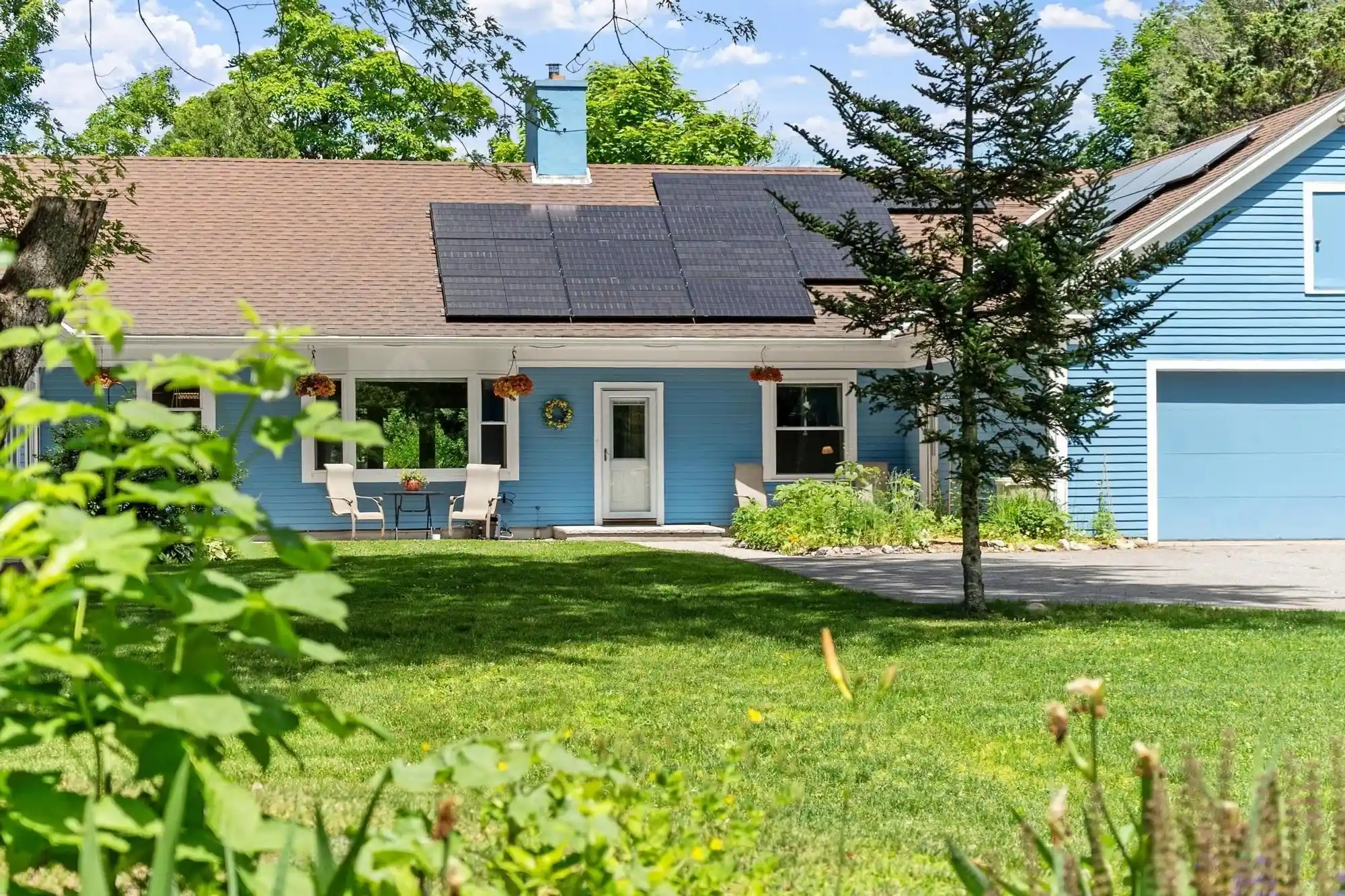 Single family home for sale at 27 Oak Ave, Lunenburg, MA 01462 | MLS# 73594200