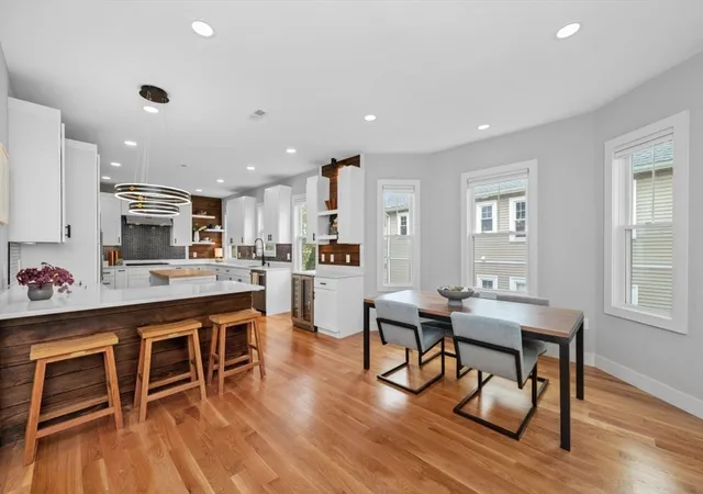Listing Photo 5 - Condo for sale in building located at 61 Paul Revere Rd, Arlington, MA 02476 - Unit #2